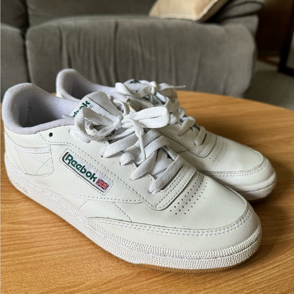 Reebok Club C 85 Women’s sneaker. EUC worn twice. - Picture 3 of 8